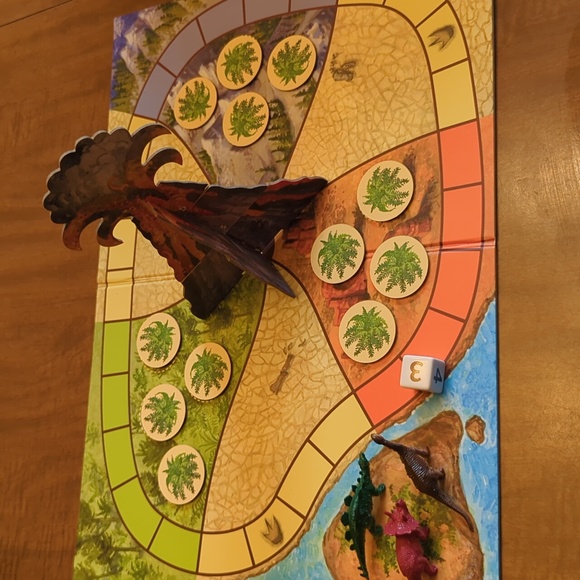 Dinosaur Escape Board Game - Picture 2 of 11
